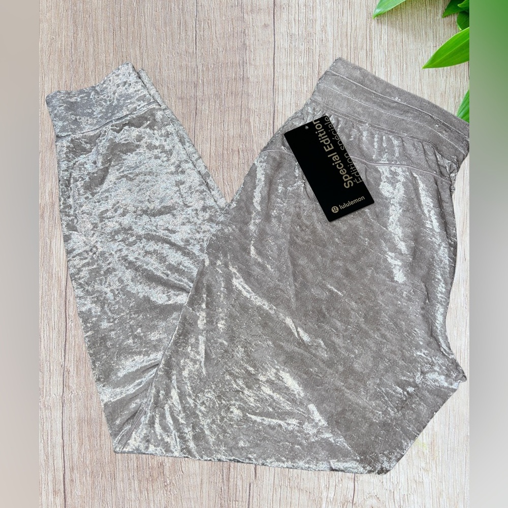 New Lululemon Ready to Crush Jogger High Rise with Tags !